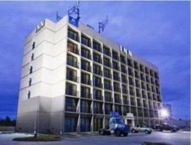Country & By Radisson, I-10 East, La Hotel New Orleans