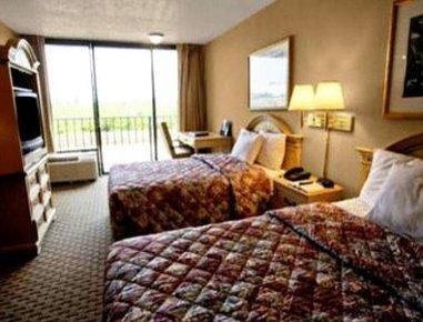 Country & By Radisson, I-10 East, La